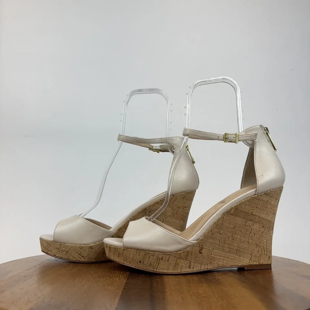 New Womens Charles By Charles David Lois Ivory Faux‎ Leather Sandals Size 11 M